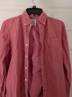 GAP Men's Salmon Button-Down Shirt